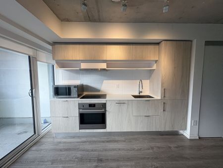 For Lease - 8 Hillsdale Avenue Unit# 826, Toronto, Ontario - Photo 5