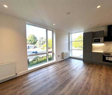 Sheila House, Fleet, Hampshire, GU51 - Photo 3