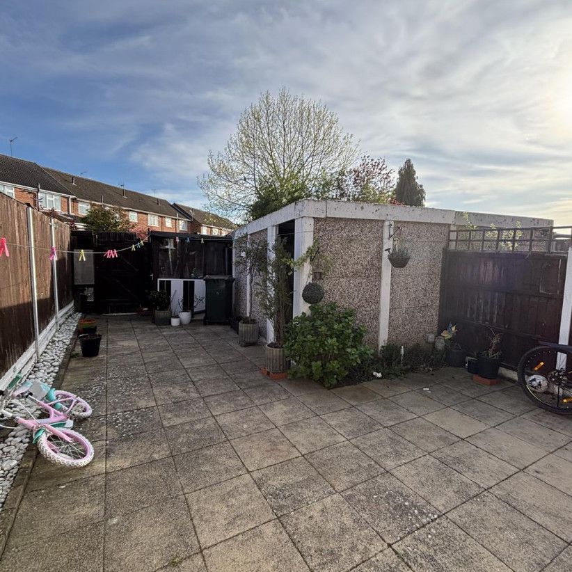 3 bedroom house - mid terrace to rent - Photo 1