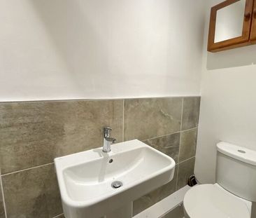 Flat 1a, 2 Grosvenor Road, Scarborough - Photo 6