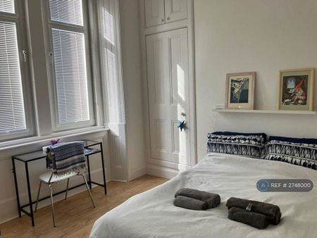 2 bedroom flat to rent - Photo 5