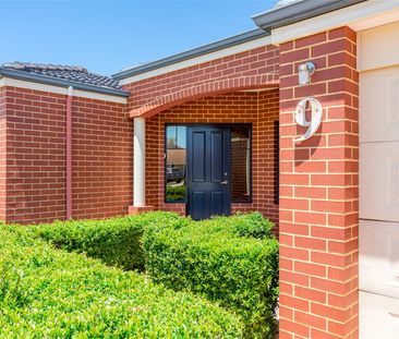 $900/w Spacious 4x2 Family Home in Canning Vale! - Photo 1