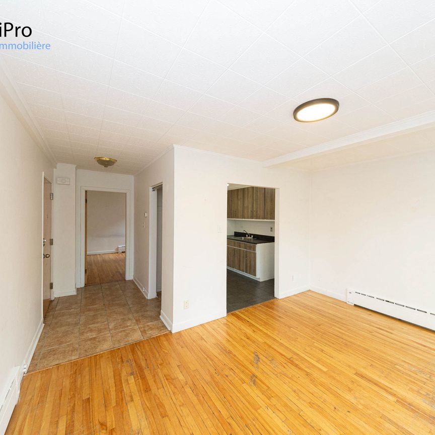 1370 Frontenac - Photo 1