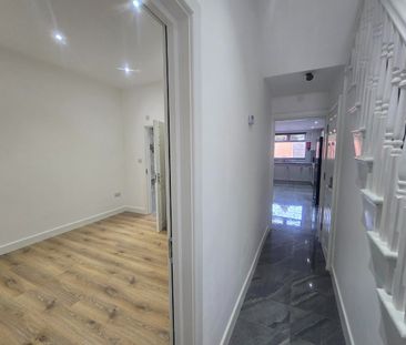 5 bed terraced house to rent in Erskine Road, London, E17 - Photo 4