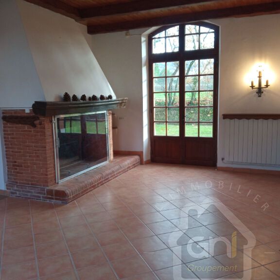 Très grande batisse T5 à Esparron de pallières, - Photo 1