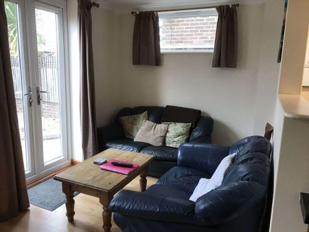 1 bedroom house to rent - Photo 2