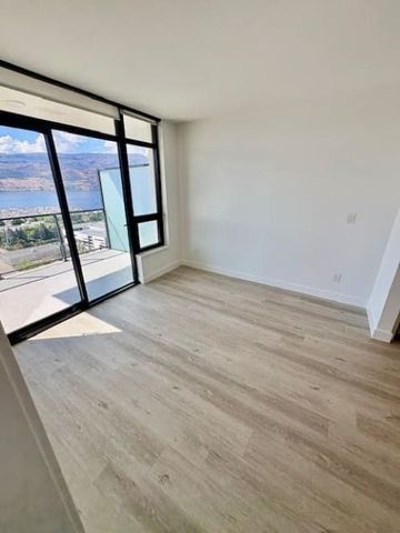 LAKEVIEW AT BROOKLYN! 1 Bdrm PLUS Den - Photo 2