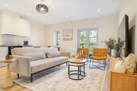 2 Bed Flat, Beechwood Grove, W3 - Photo 2