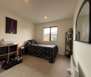 Modern and Spacious 3-Bedroom Home in Aranui - Photo 5