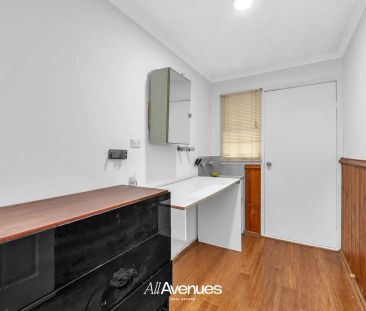 “Family Home in Prime Location” - Photo 4