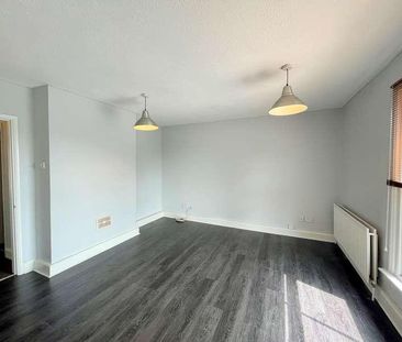 Brighton Road, Redhill, RH1 - Photo 2