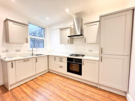 2 bedroom terraced house to rent - Photo 2