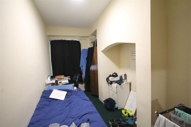 6 bedroom private hall to rent - Photo 1