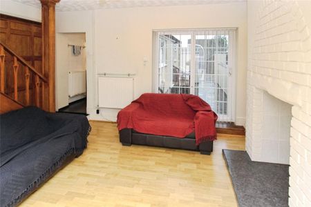 2 bedroom end of terrace house to rent - Photo 2