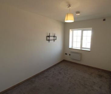 1 bedroom Flat To Let - Photo 4
