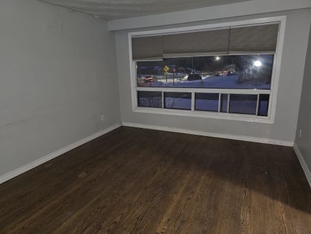 For Lease - 352 Harcourt Drive Unit# Main, Oshawa, Ontario - Photo 2