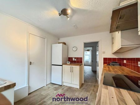 2 bedroom terraced house to rent - Photo 4