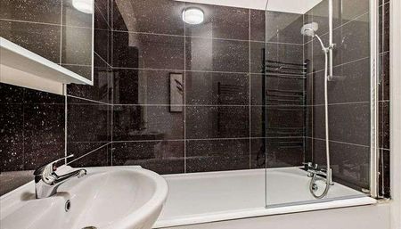 Fulham Road, South Kensington, SW3 - Photo 2