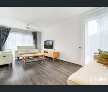 Beautiful 4 Bedroom Home in Great Location! - Photo 4