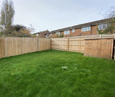 3 bedroom semi-detached house to rent - Photo 5