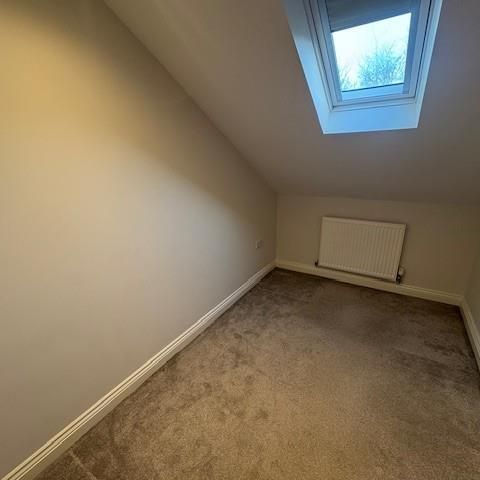 4 bedroom semi-detached house to rent - Photo 1