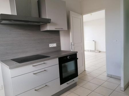 Location Appartement 4 pièces 70m² DIJON 21000 - Photo 2