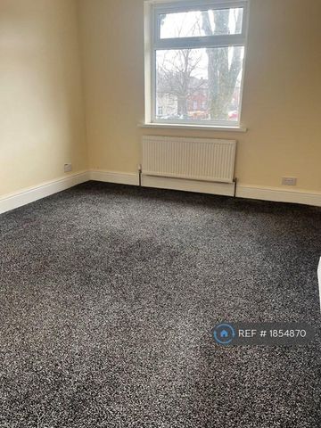 4 bedroom terraced house to rent - Photo 4