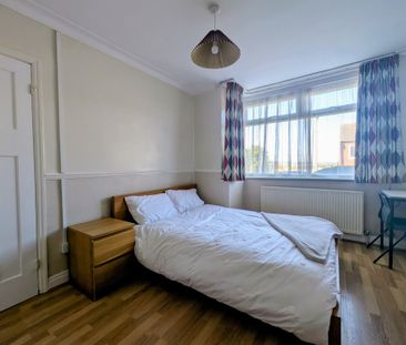 Kelso Gardens, Woodhouse - Photo 5