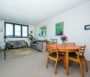 One Bedroom Plus Study Unit - Photo 2