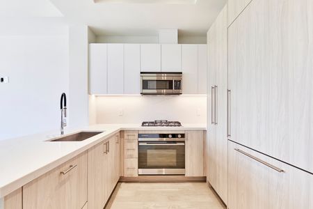 For Lease - 123 Maurice Drive Unit# 407, Oakville, Ontario - Photo 4