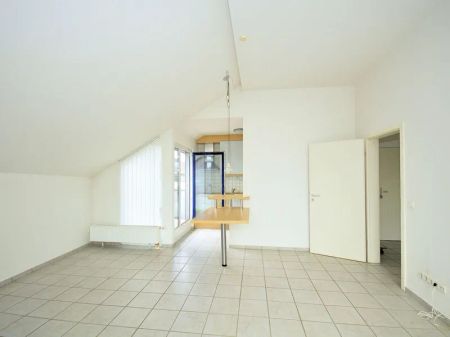 Schicke, helle Wohnung mit Südbalkon, Aufzug und Einbauküche - Photo 5