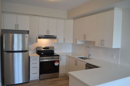 For Lease - 397 Codd's Road Unit# 604, Manor Park - Cardinal Glen and Area, Ontario - Photo 3