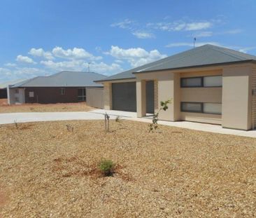 123 Shirley Street &lpar;St Eyre Estate&rpar;&comma; Port Augusta West - Photo 1