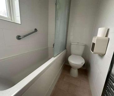 Slough, Berkshire, SL1 - Photo 2