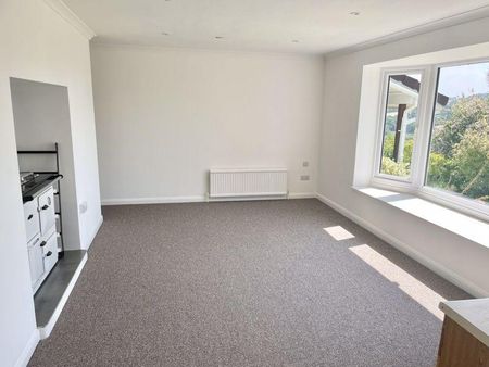 4 bedroom detached bungalow to rent - Photo 2