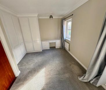 3 bedroom end of terrace house to rent - Photo 4