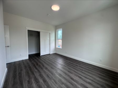 736 12th Street - B - Photo 2