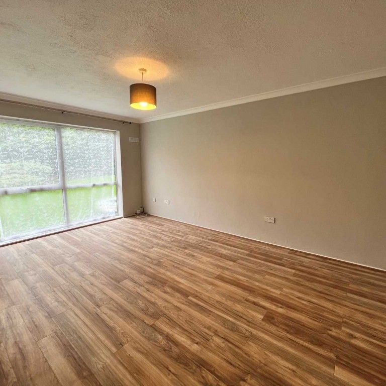 2 bed Flat for rent - Photo 1