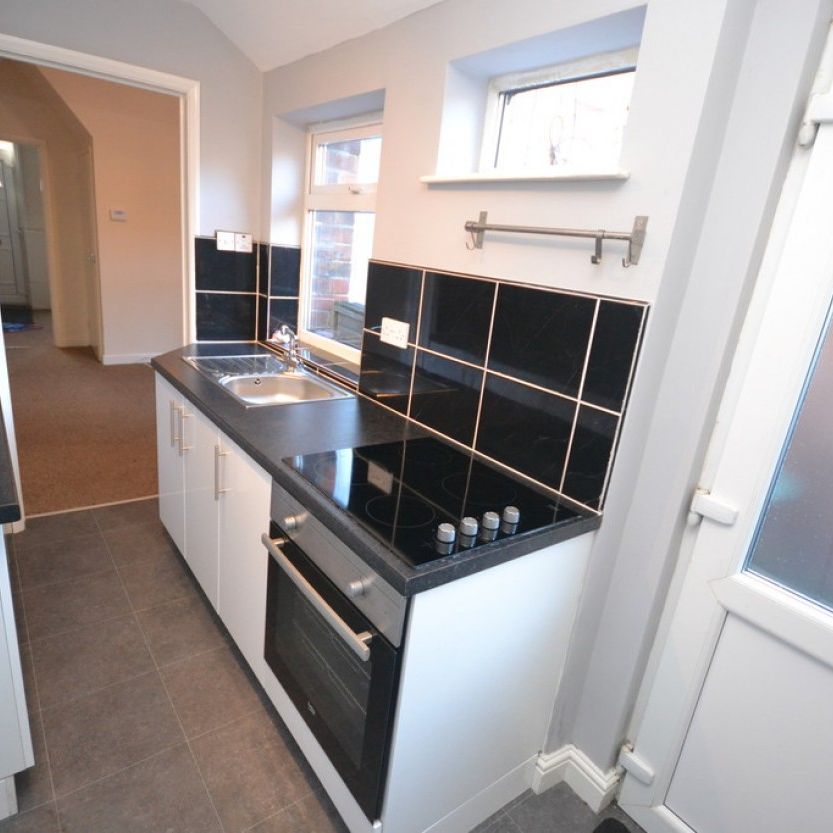 2 bed Mid Terraced House for Rent - Photo 1