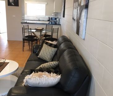 NEWLY RENOVATED FULLY FURNISHED SOUTH MACKAY UNIT - Photo 4