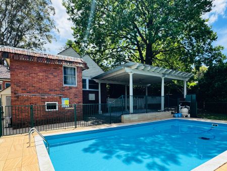 Exquisite Single-Level Family Residence in Coveted Killara Locale - Photo 5