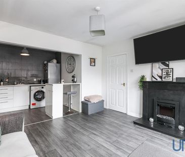 17 Larkspur Rise, Suffolk Road, - Photo 4