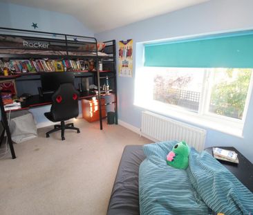 4 bedroom House To Let Total Size: 1701 SQ FT - Photo 2