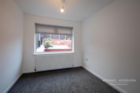 2 bedroom semi-detached house to rent - Photo 4