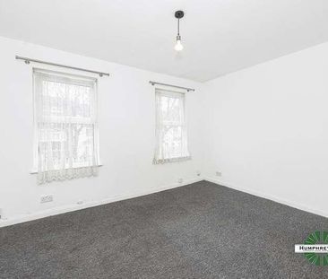 London, E13 - Photo 4