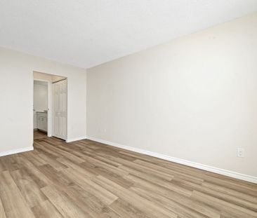 For Lease - 2759 Carousel Crescent Unit# 1605, Blossom Park - Airpo... - Photo 3