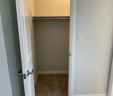 For Lease - 186 Bur Oak Drive, Thorold, Ontario - Photo 2