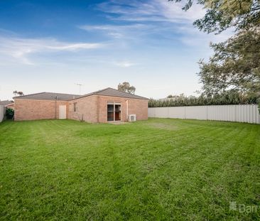 3 Bedroom in Lakeside! - Photo 5