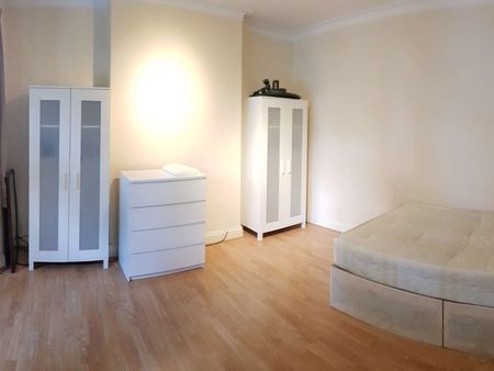 Hillcrest Avenue - Photo 2