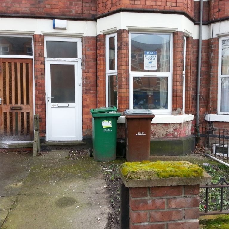 4 Bedroom Terraced To Rent in Nottingham - Photo 1